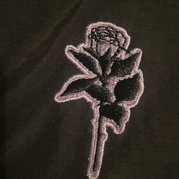 A barely used pullover jacket by Sami Ryan bought at Zumiez - Picture 3 of 6